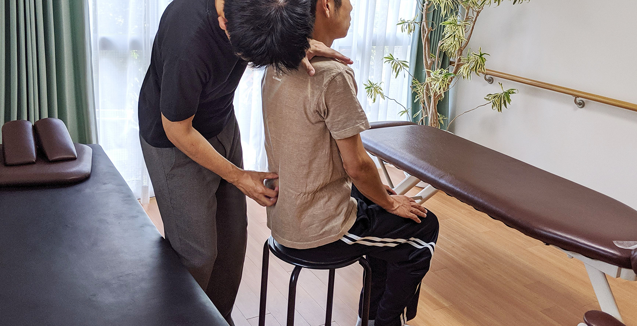 背中の張りを解消するために（デスクワークの方など！）